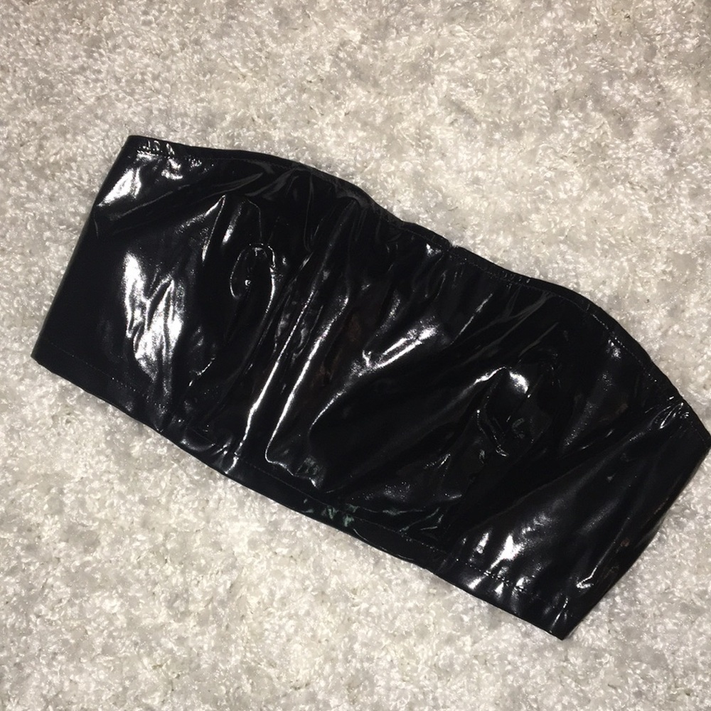 Cute never worn leather top